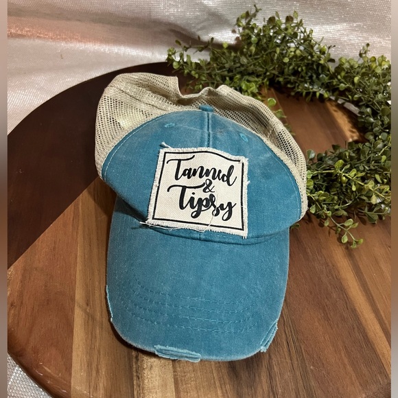 Adams Accessories - Tanned and tipsy blue\teal hat